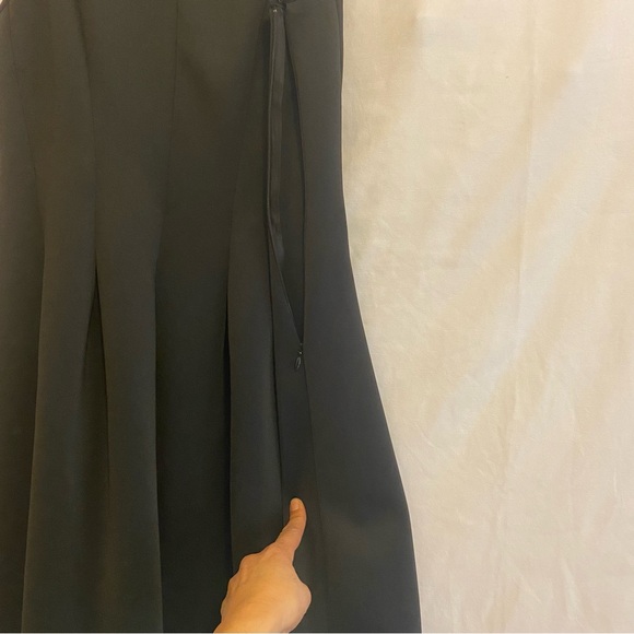 Ann Taylor Black Sleeveless Dress with gathered waist and cutout hem, Size 2P - Picture 2 of 12